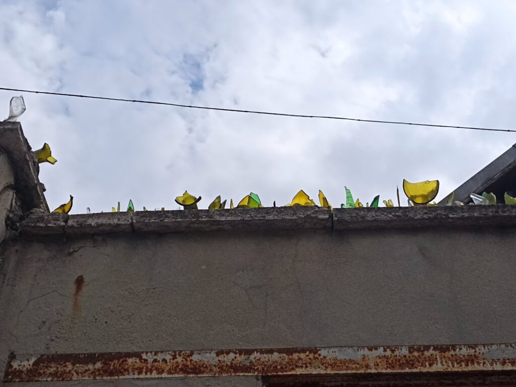 Двори «Алтайського краю» в Кам’янському стають проїжджими (ВІДЕО) - ФОТО