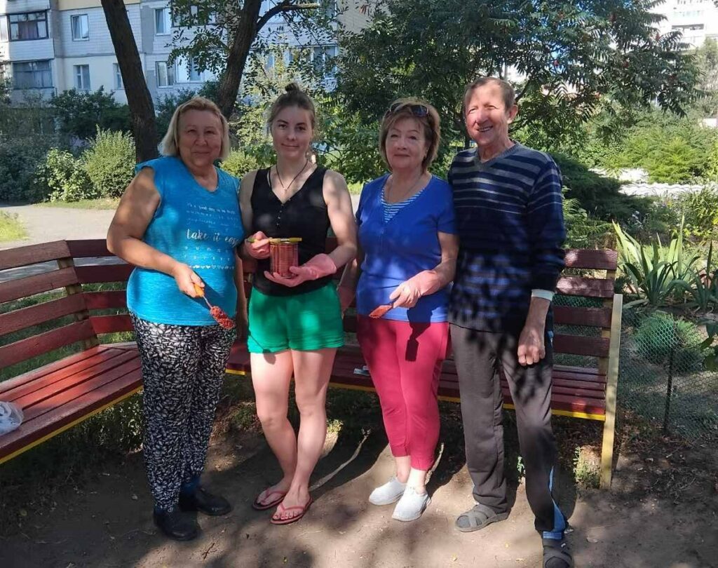 Органи самоорганізації населення в Кам'янському долучилися до Всесвітнього дня прибирання - ФОТО