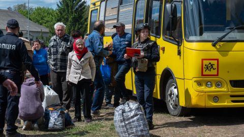 Евакуація цивільних: що робити, якщо доведеться їхати надовго, розповіли кам’янчанам надзвичайники