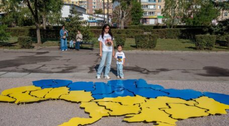 Щодня нагадуватиме про тих, кого чекають: на Лівобережжі Кам’янського відкрили «Клумбу Надії»