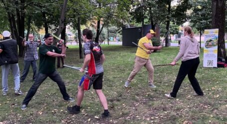 Перемога над лінню та депресією: бойове мистецтво для всіх пропонують бійці комбатану в Кам’янському