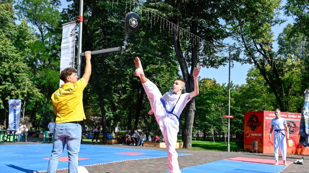 В Кам'янському відзначили найкращих представників спортивної галузі міста - ФОТО
