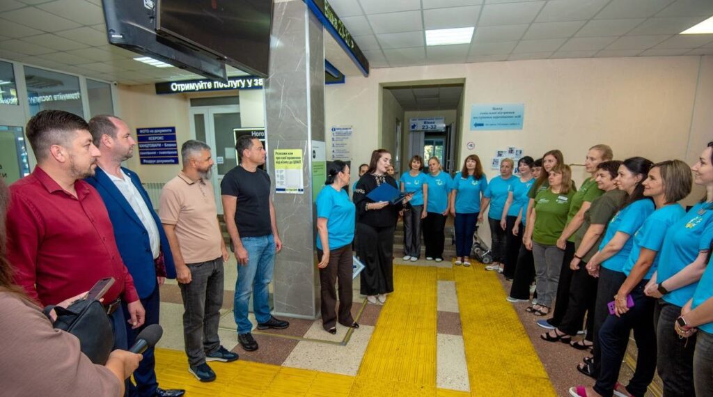 В Кам'янському з прийдешнім професійним святом привітали адміністраторів ЦНАПів - ФОТО