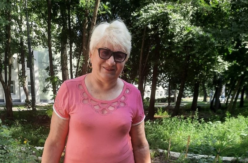Раїса Баканова: «Після того, як мій дім згорів у Краматорську, я саджу квіти в Кам’янському»