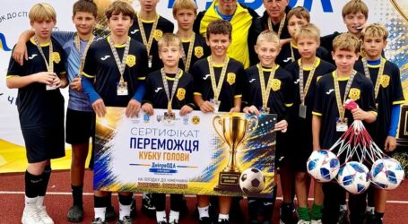 Юні футболісти з Кам’янського вибороли обласний кубок та летять до Німеччини