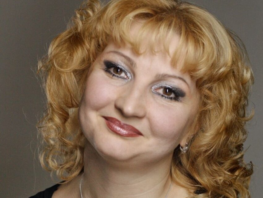 Валентина Галенко: «Мама – людина дуже пробивна – знайшла там головного режисера, хормейстера й узагалі всіх, кого тільки можна було знайти. Вона привела мене до них і каже: «Подивіться мою дівчинку!»»
