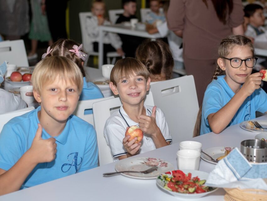 У ліцеї №44 Кам’янського відкрили модернізований харчоблок