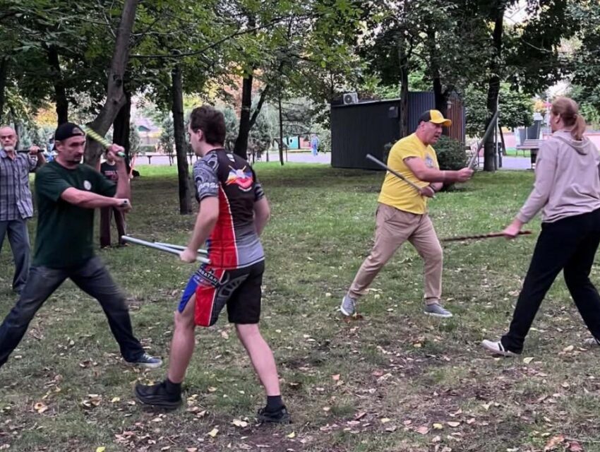 Перемога над лінню та депресією: бойове мистецтво для всіх пропонують бійці комбатану в Кам’янському