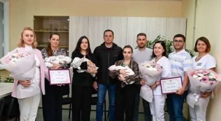 В Кам’янському привітали матусь, що народили немовлят у дні святкування Дня міста