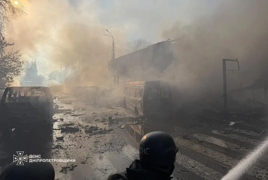 Росія атакувала Павлоград: загинули люди, понад 60 поранених - ФОТО