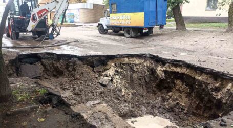 Залатали непомітно для споживачів: аварію на водогоні в центрі Кам’янського ліквідували комунальники