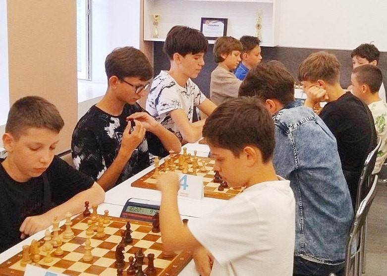 Кам’янські шахісти здобули історичне “золото” на чемпіонаті Дніпропетровщини