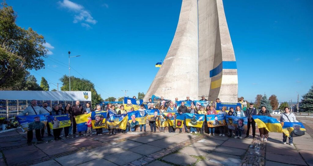 В Кам'янському у День захисників і захисниць України відбулись урочисті заходи - ФОТО