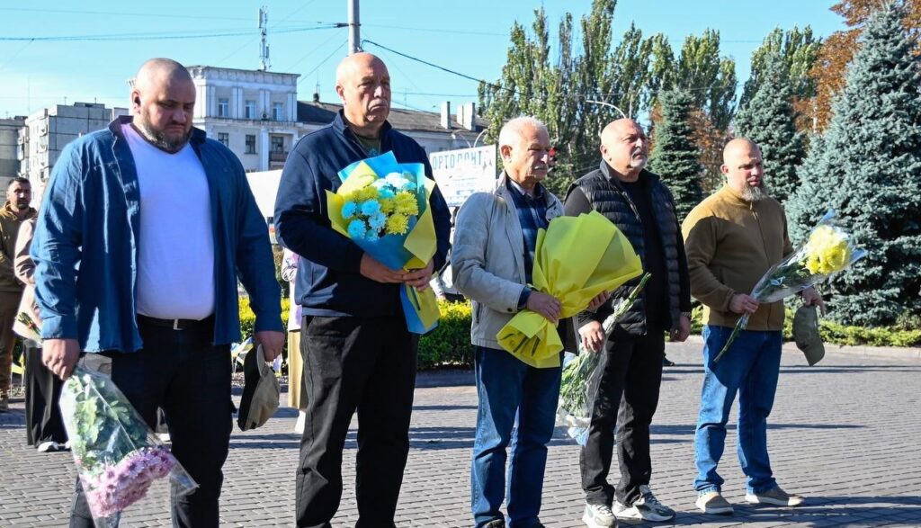 В Кам'янському у День захисників і захисниць України відбулись урочисті заходи - ФОТО