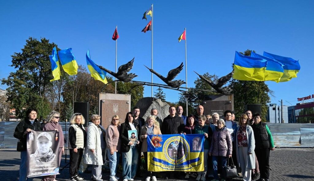 В Кам'янському у День захисників і захисниць України відбулись урочисті заходи - ФОТО